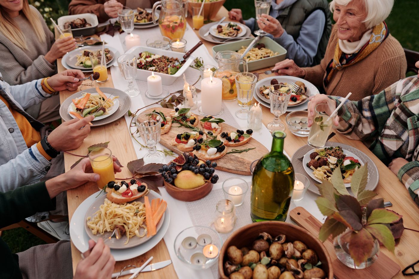 The outdoor table as dinner went on